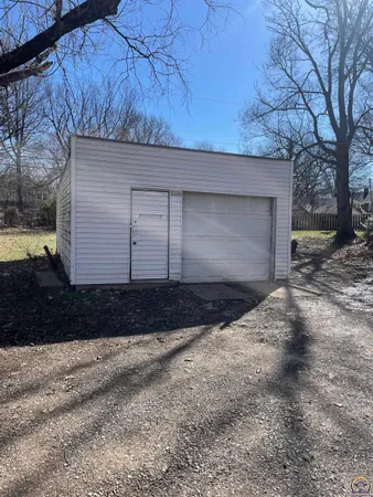 $119,900 | 1530 West Street, Emporia, KS 66801