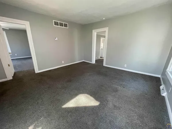 $119,900 | 1530 West Street, Emporia, KS 66801