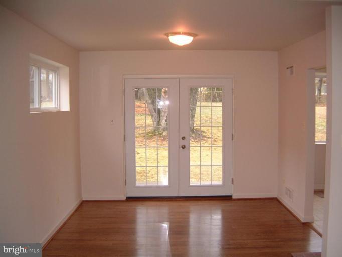 11505 Yates Street Silver Spring, MD 20902 - Photo 4 of 18 Dining ell with French doors to patio & backyard.