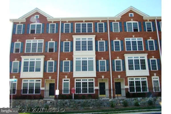 $3,000 | 4707 Eggleston Terrace, Unit 112, Fairfax, VA 22030