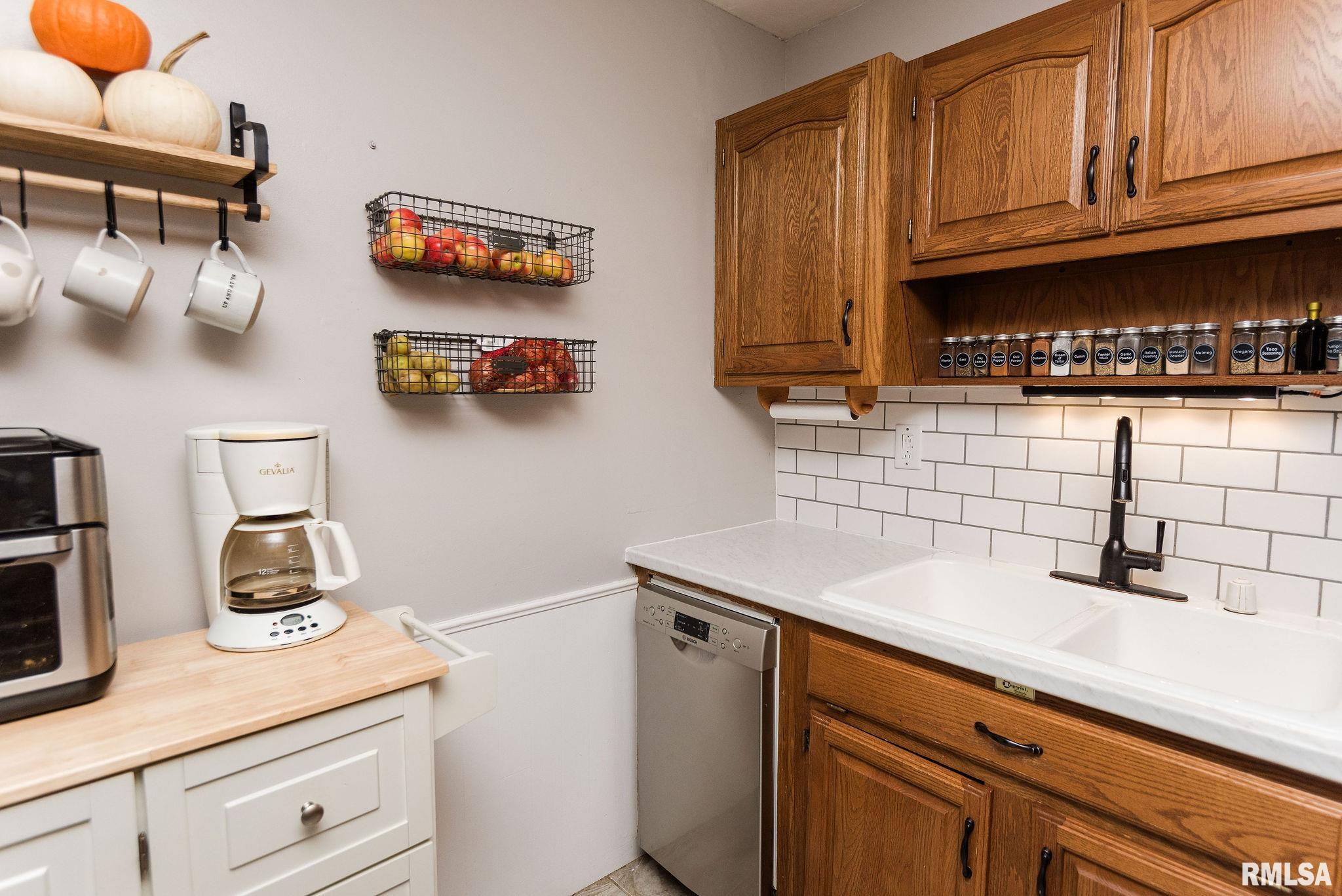 5631 North Hamilton Road Peoria, IL 61614 - Photo 18 of 69 Gallery Image 18