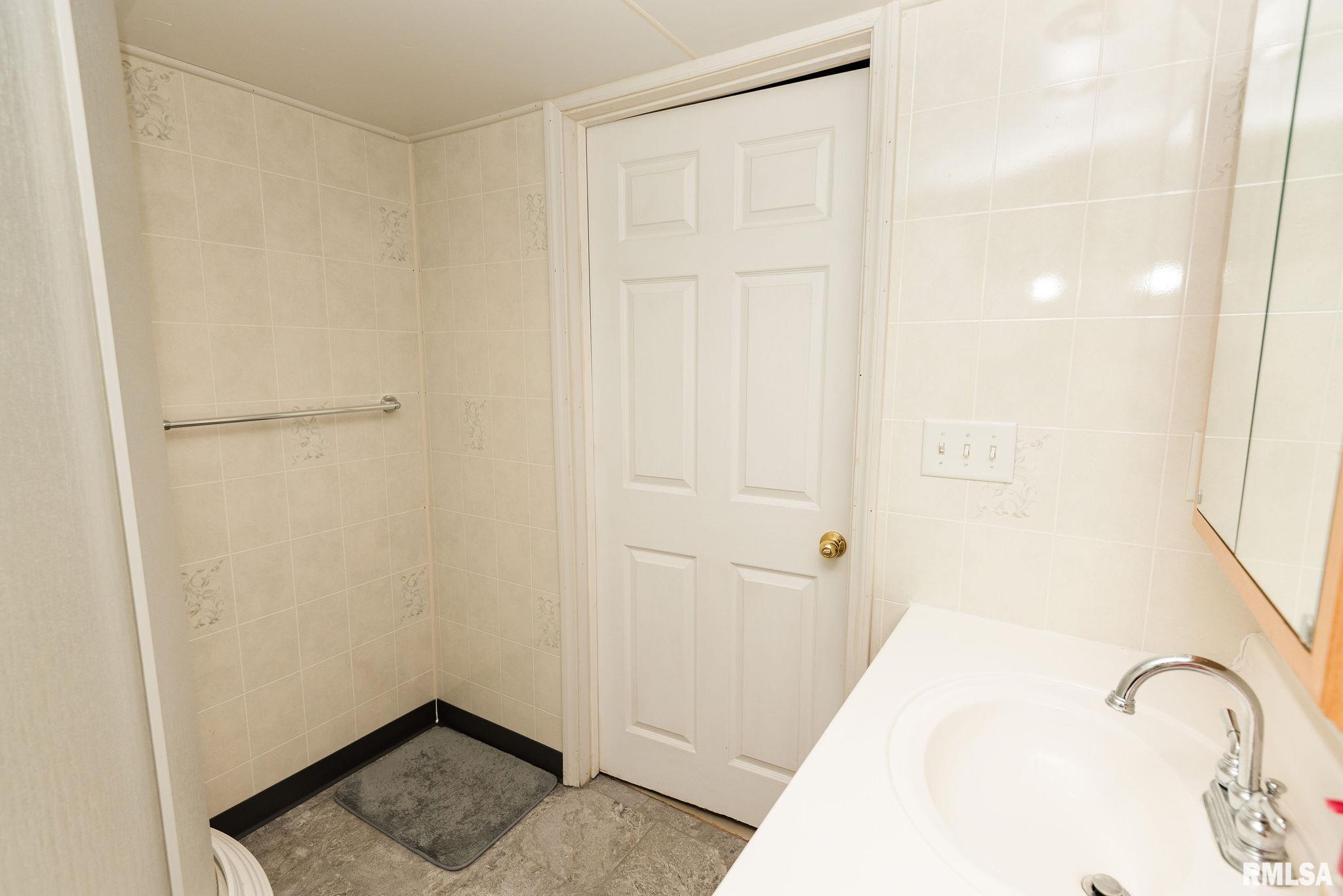 5631 North Hamilton Road Peoria, IL 61614 - Photo 62 of 69 Gallery Image 62