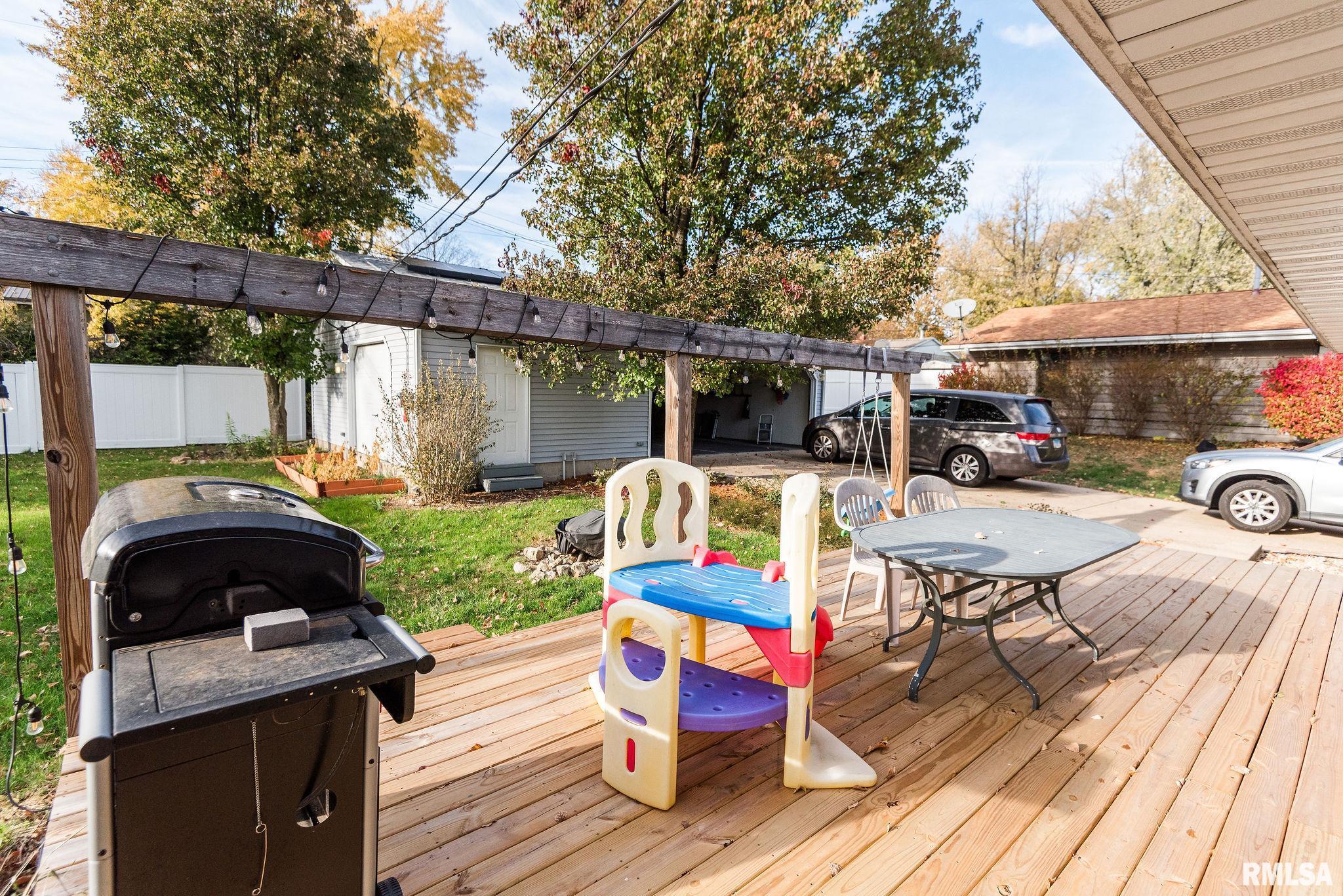 5631 North Hamilton Road Peoria, IL 61614 - Photo 7 of 69 Gallery Image 7