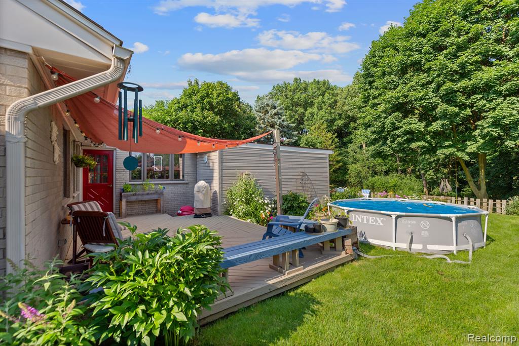 2254 Fairport Road Waterford, MI 48329 - Photo 43 of 48 Gallery Image 43