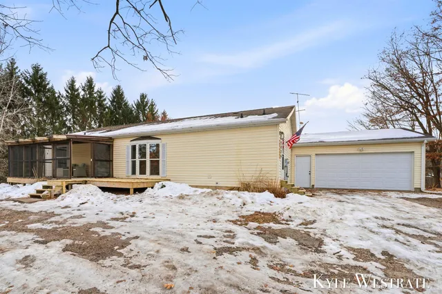 $359,900 | 7976 10 Mile Road Northeast, Rockford, MI 49341