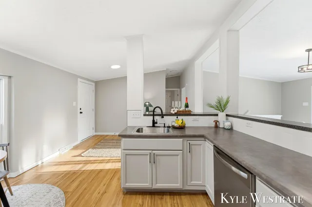 $359,900 | 7976 10 Mile Road Northeast, Rockford, MI 49341