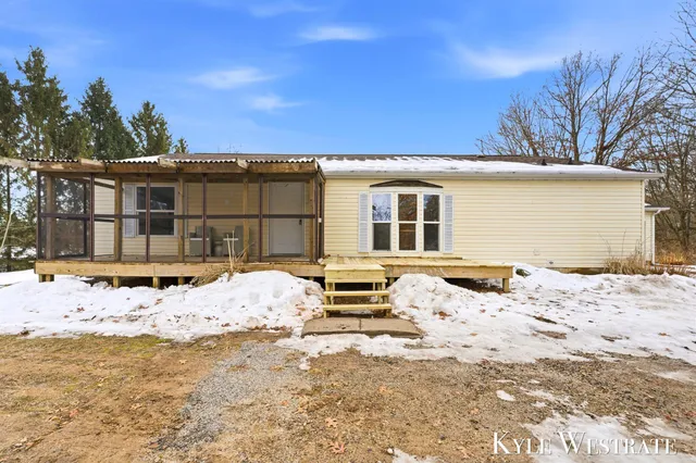 $359,900 | 7976 10 Mile Road Northeast, Rockford, MI 49341