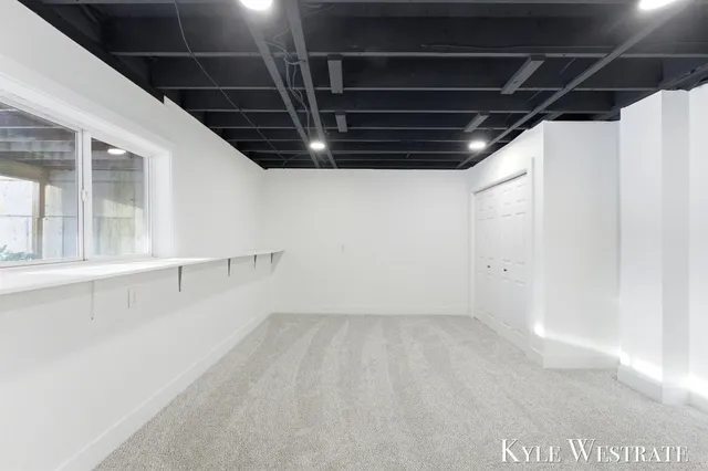 $359,900 | 7976 10 Mile Road Northeast, Rockford, MI 49341