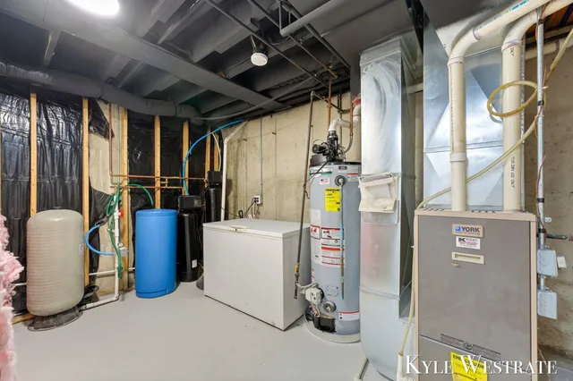 $359,900 | 7976 10 Mile Road Northeast, Rockford, MI 49341