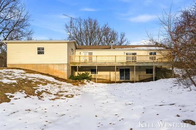 $359,900 | 7976 10 Mile Road Northeast, Rockford, MI 49341