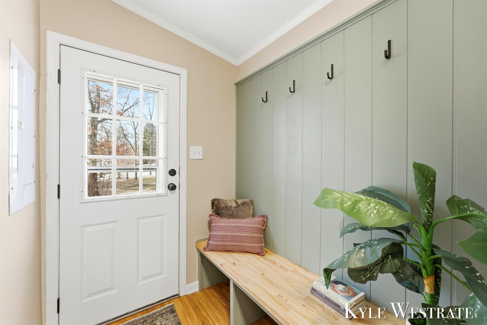 7976 10 Mile Road Northeast Rockford, MI 49341 - Photo 4 of 42 07-005_AIV00164