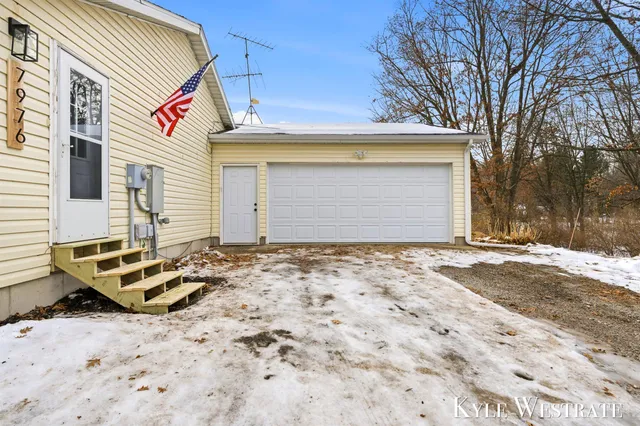 $359,900 | 7976 10 Mile Road Northeast, Rockford, MI 49341