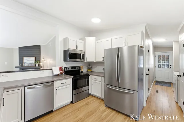 $359,900 | 7976 10 Mile Road Northeast, Rockford, MI 49341