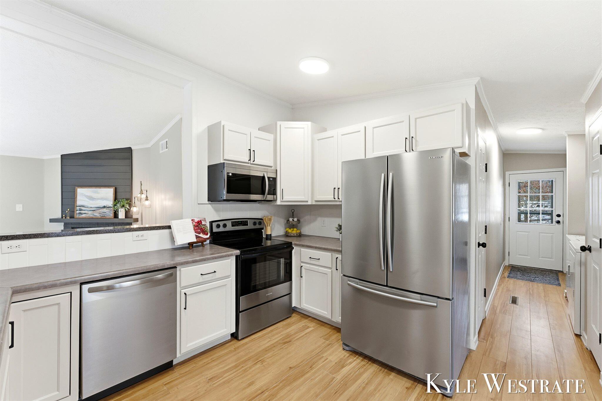 7976 10 Mile Road Northeast Rockford, MI 49341 - Photo 10 of 42 11-012_AIV00144