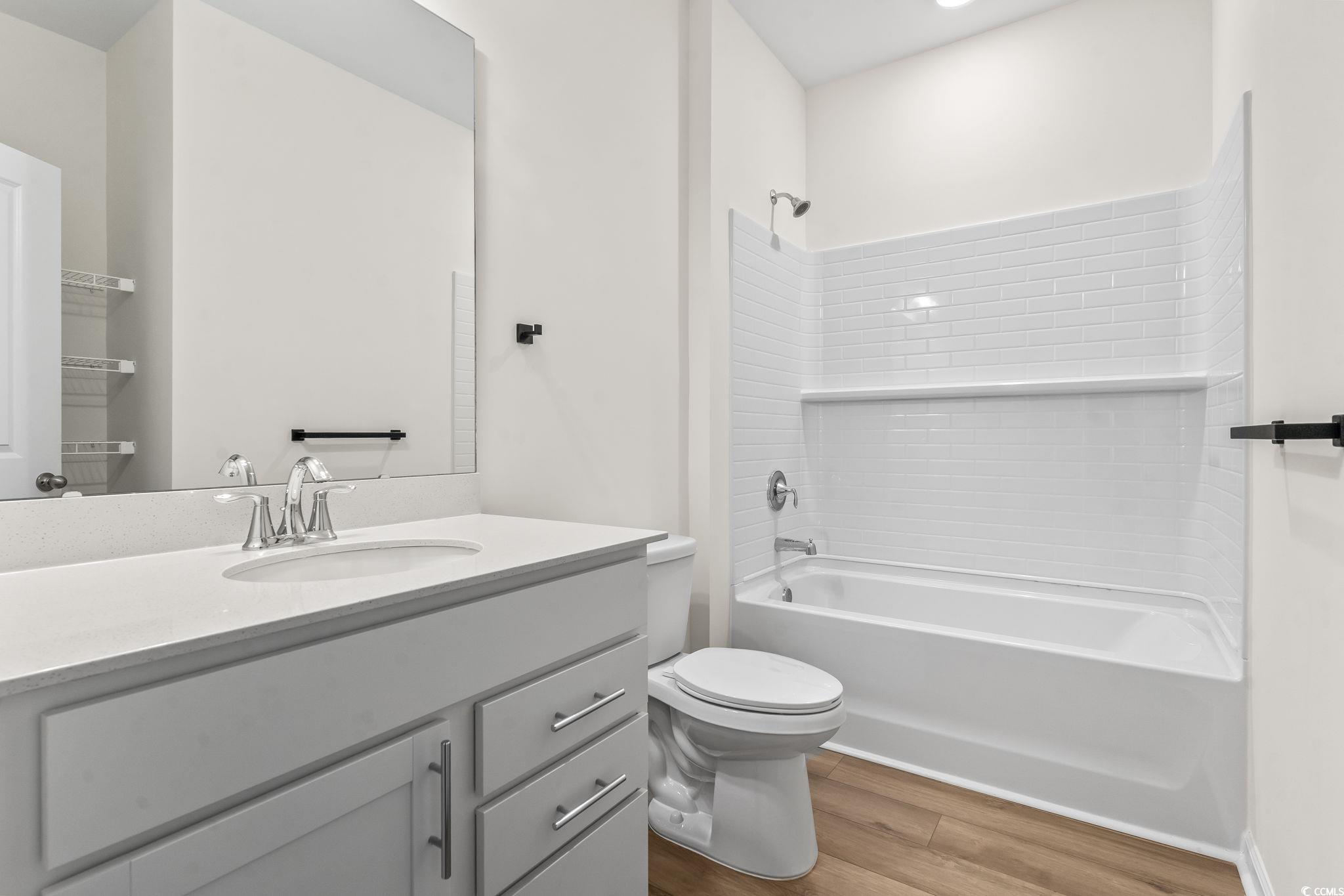 4115 Highway 19 Conway, SC 29526 - Photo 33 of 40 Well-appointed guest bath with modern finishes and a tub/shower combination