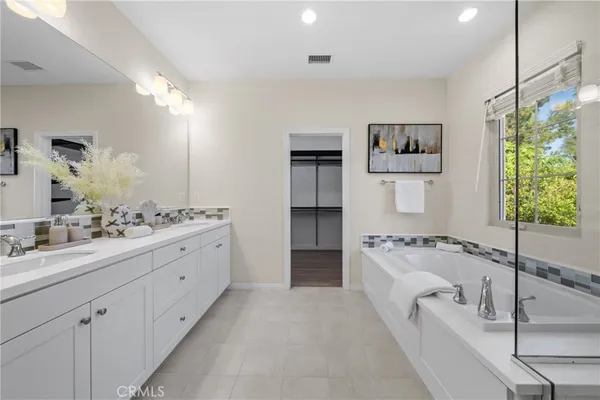 $1,850,000 | 113 Hanging Garden, Irvine, CA 92620