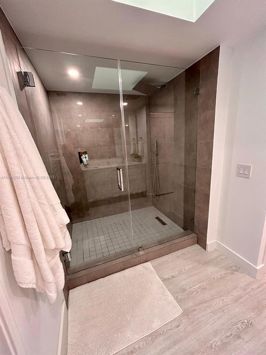 101 Crandon Boulevard, Unit 473 Key Biscayne, FL 33149 - Photo 18 of 24 a view of an empty room