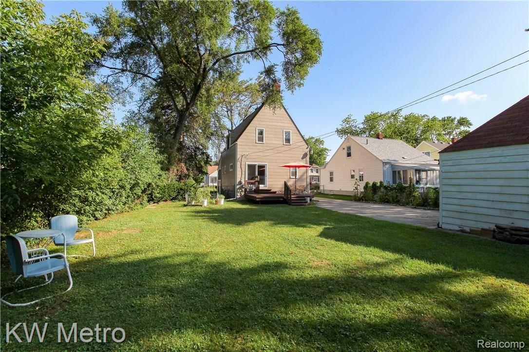1197 Eaton Road Berkley, MI 48072 - Photo 29 of 29 IMG_6113.jpg