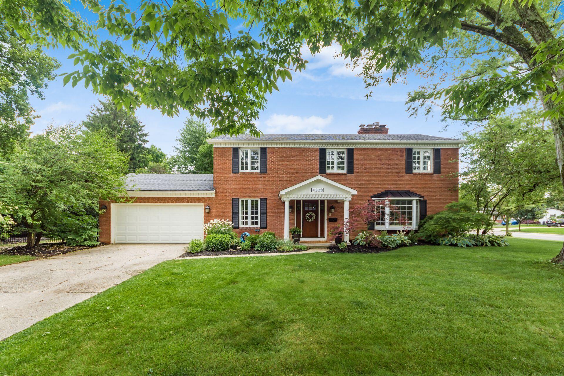 4220 Camborne Road Columbus, OH 43220 - Photo 2 of 45 LARGER THAN IT LOOKS!