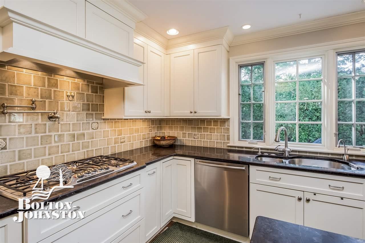 155 Vendome Road Grosse Pointe, MI 48236 - Photo 18 of 67 Kitchen