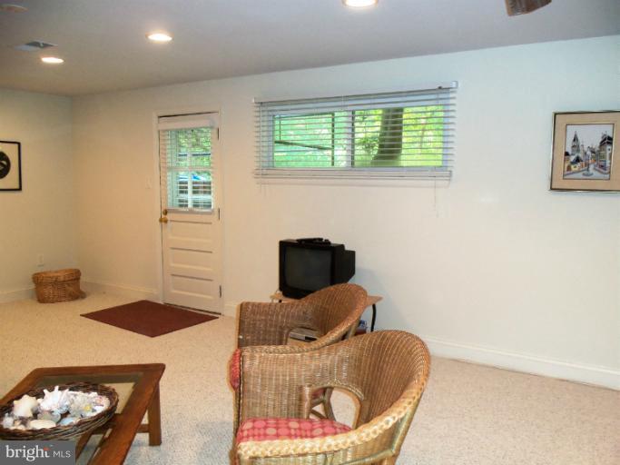 3615 Cornell Road Fairfax, VA 22030 - Photo 11 of 30 Family Room