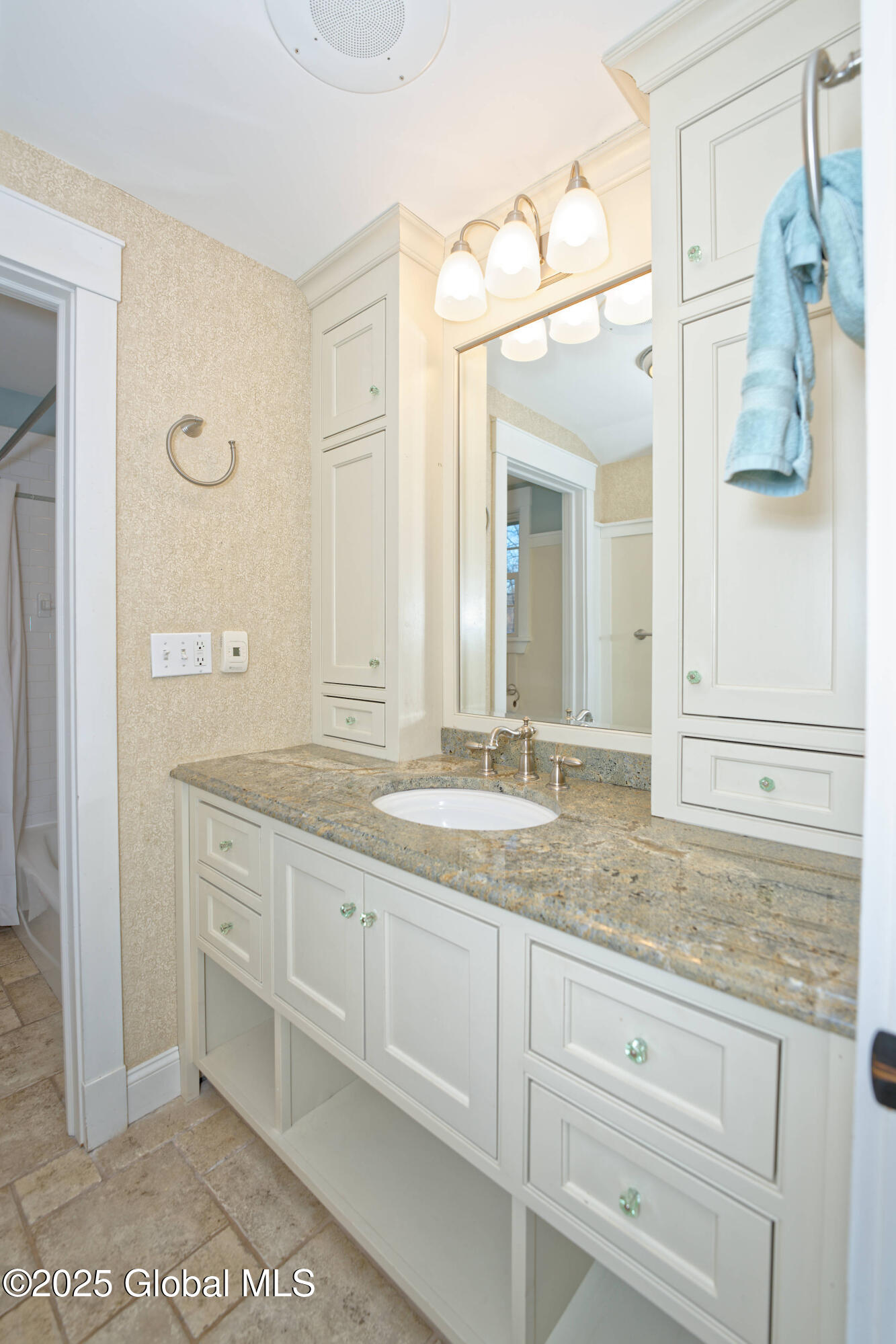 3 Flint Drive Bethlehem, NY 12054 - Photo 29 of 52 7 Bathroom 2