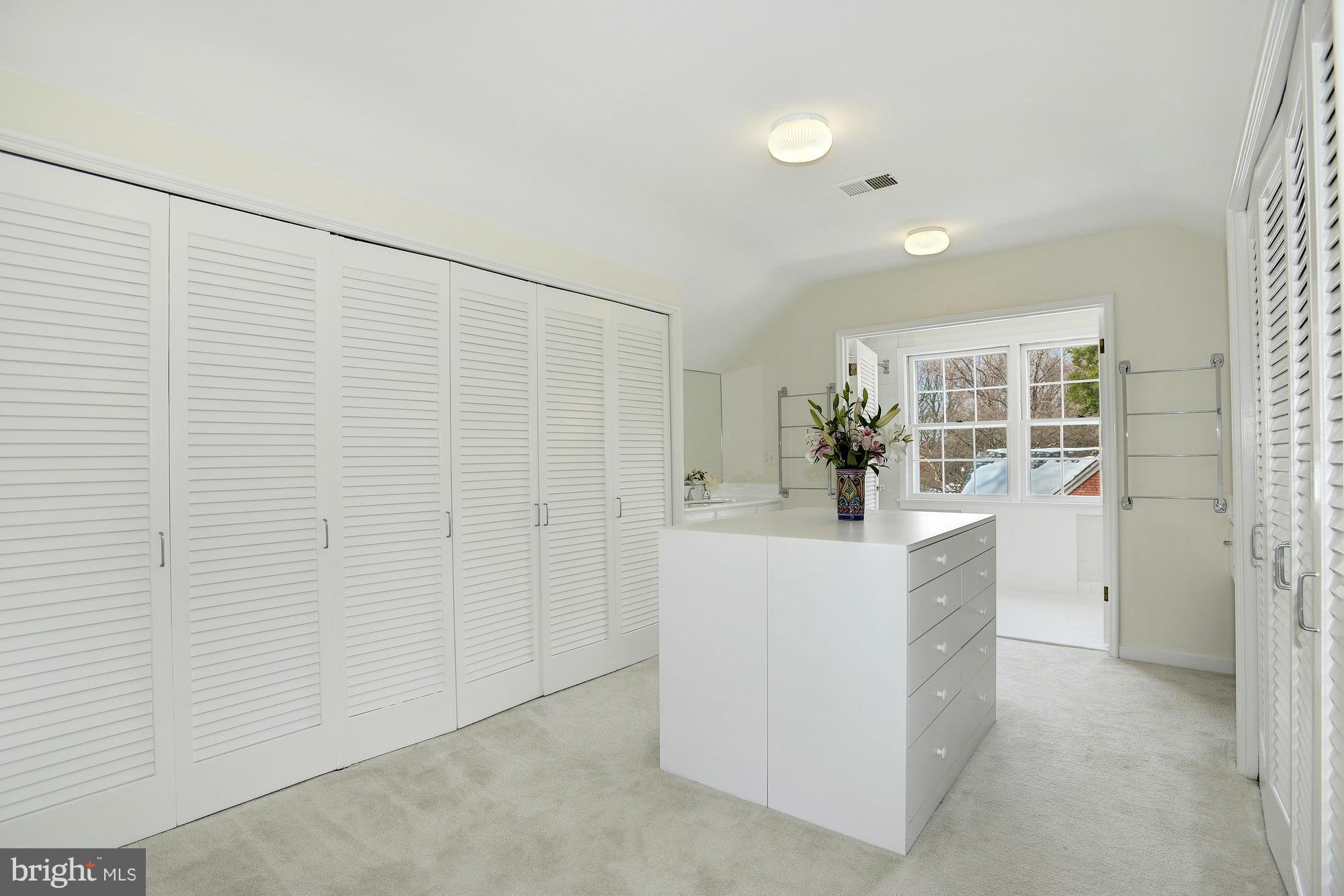 5039 Overlook Road Northwest Washington, DC 20016 - Photo 18 of 30 Second floor master