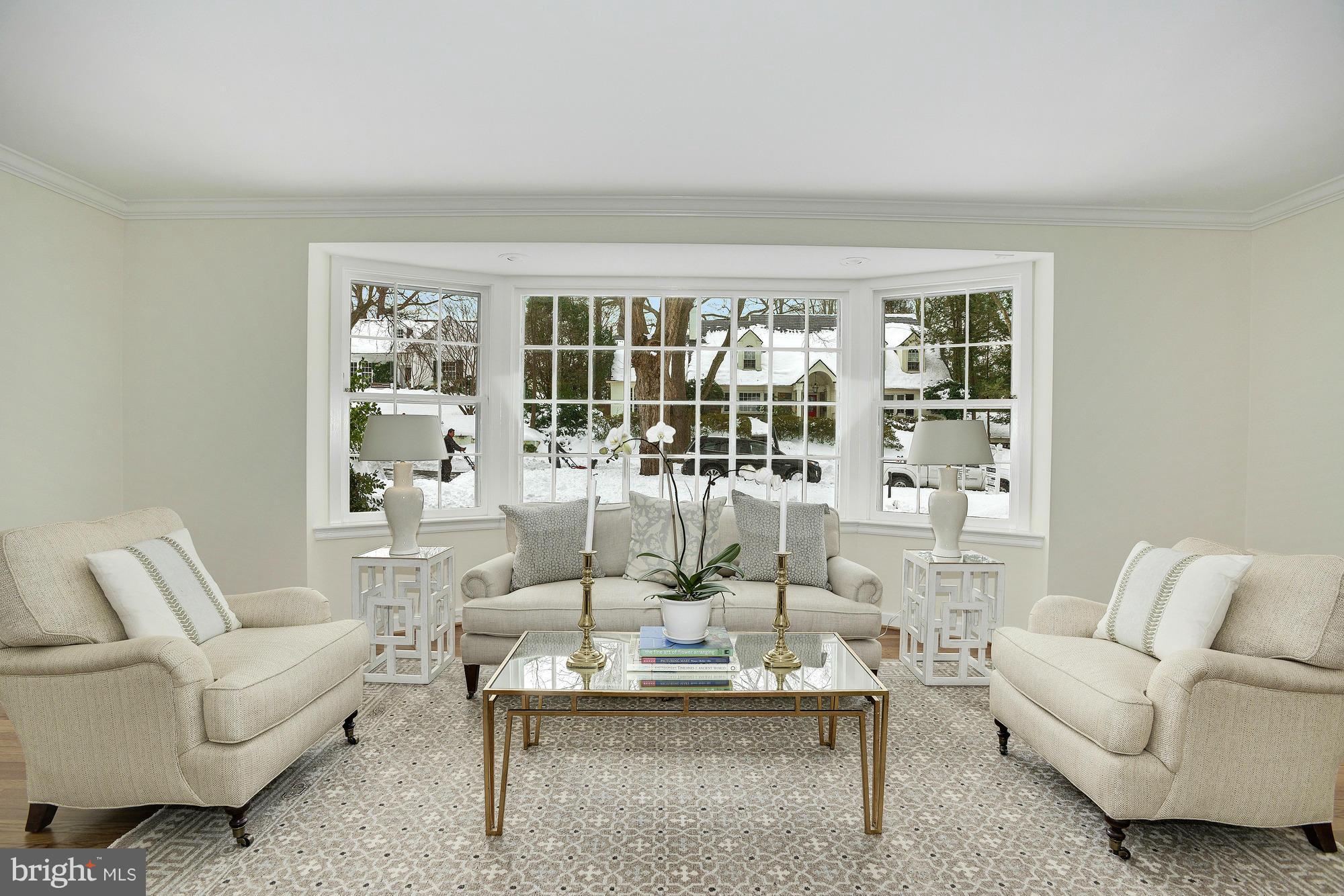 5039 Overlook Road Northwest Washington, DC 20016 - Photo 5 of 30 Living Room