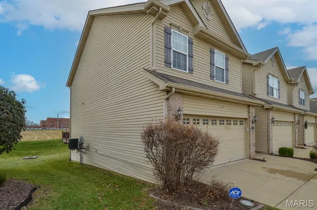 $100,000 | 6838 Hampshire Court, Maryville, IL 62062