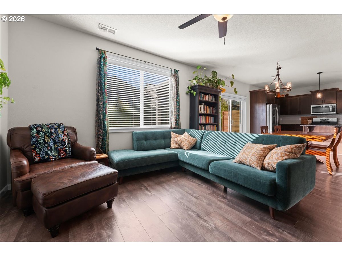 59551 Emerald Loop St. Helens, OR 97051 - Photo 11 of 39