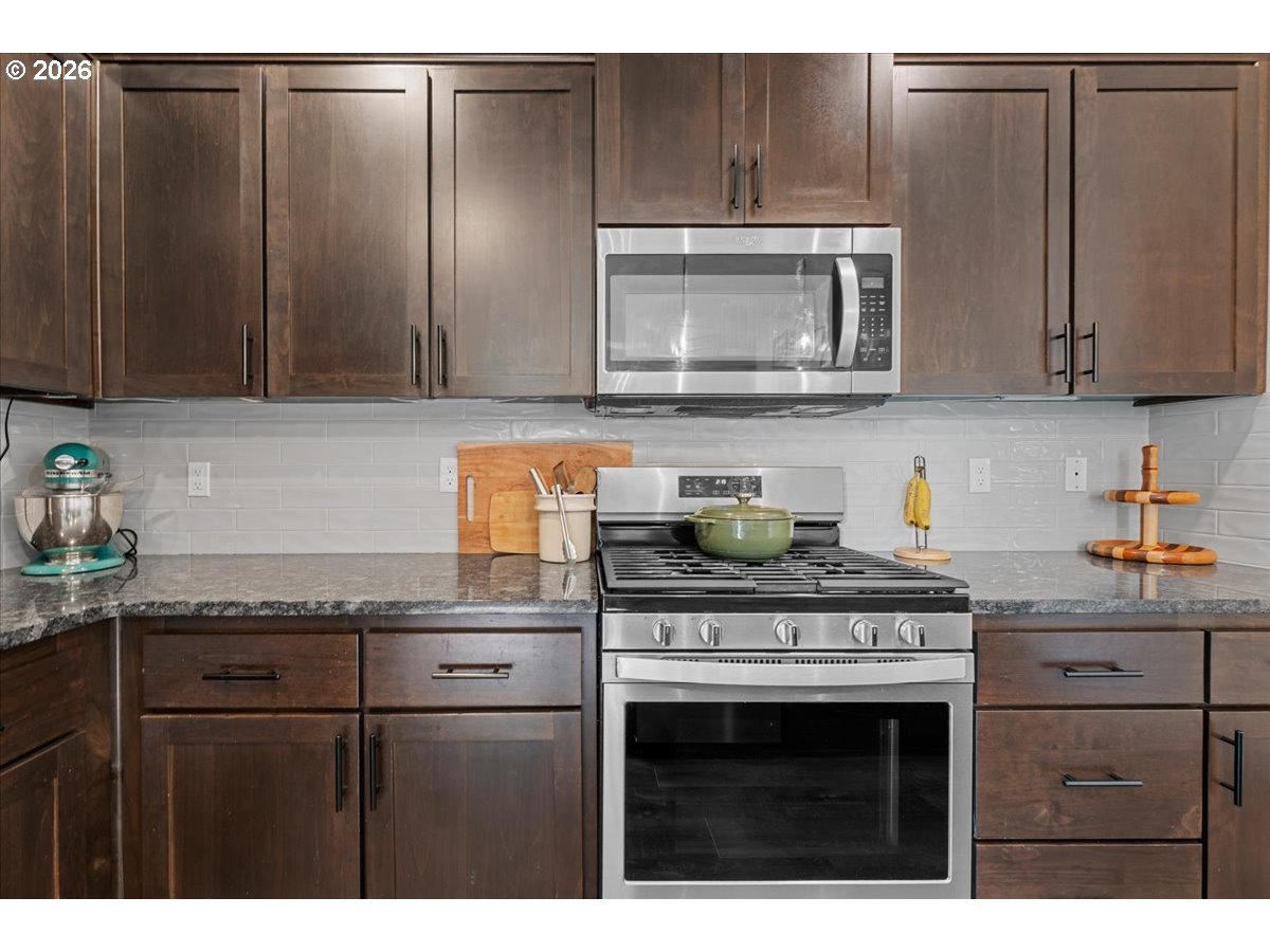 59551 Emerald Loop St. Helens, OR 97051 - Photo 8 of 39