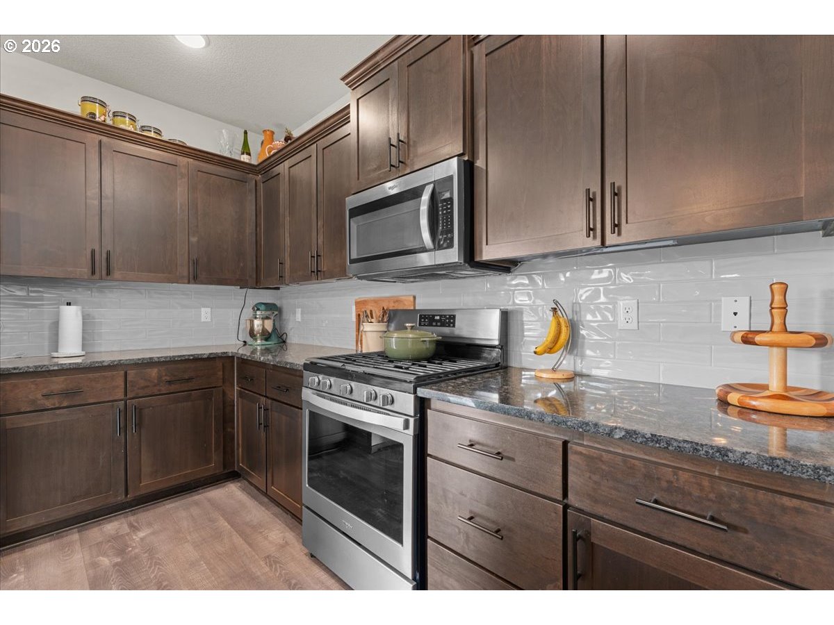 59551 Emerald Loop St. Helens, OR 97051 - Photo 9 of 39