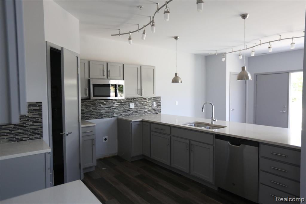 293 North 2nd Street, Unit 105 Brighton, MI 48116 - Photo 6 of 29