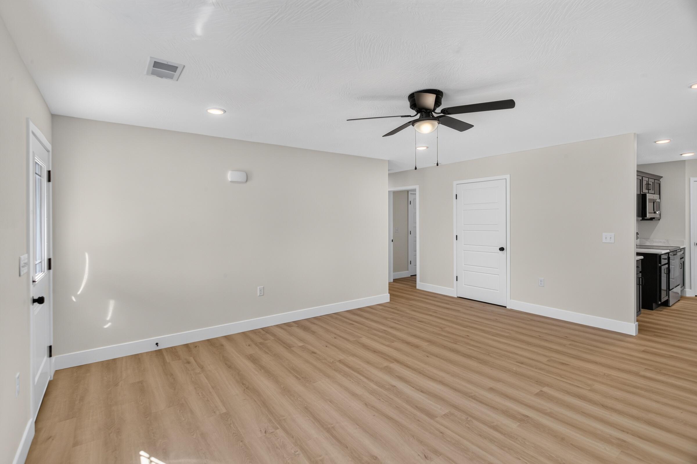 215 McCann Road Powersite, MO 65731 - Photo 13 of 40 Taney County Home For Sale