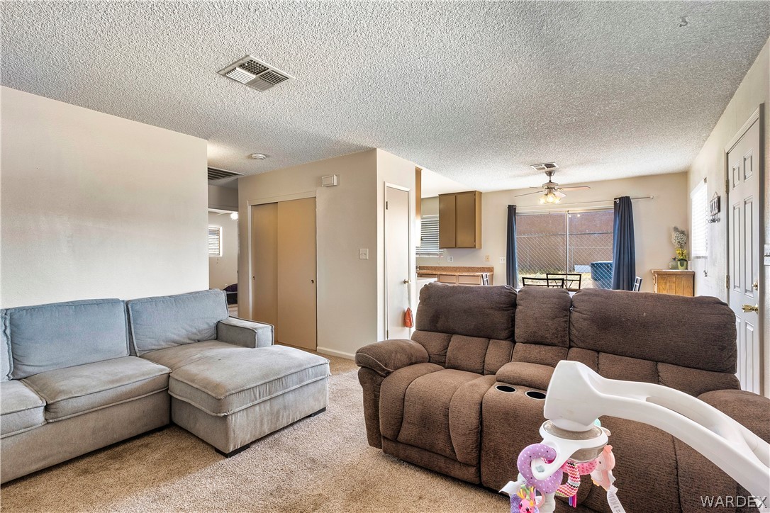 2197 Riviera Boulevard Bullhead City, AZ 86442 - Photo 16 of 34 Living Room