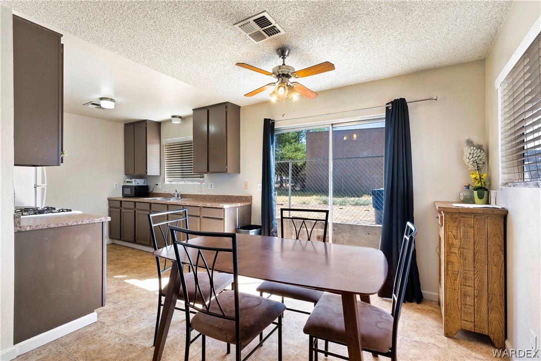 2197 Riviera Boulevard Bullhead City, AZ 86442 - Photo 18 of 34 Dining Area