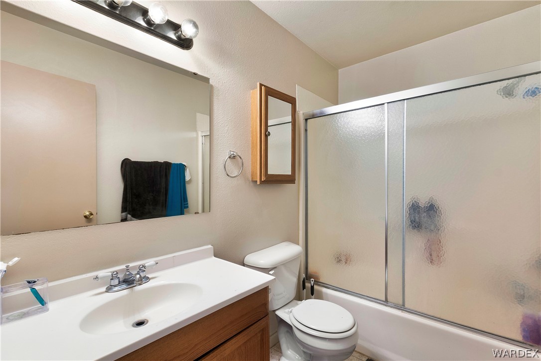 2197 Riviera Boulevard Bullhead City, AZ 86442 - Photo 23 of 34 Bathroom