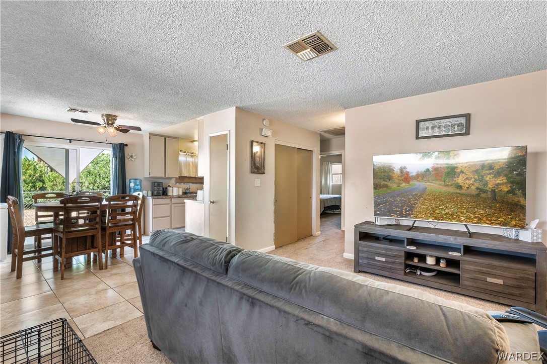 2197 Riviera Boulevard Bullhead City, AZ 86442 - Photo 5 of 34 Living Room