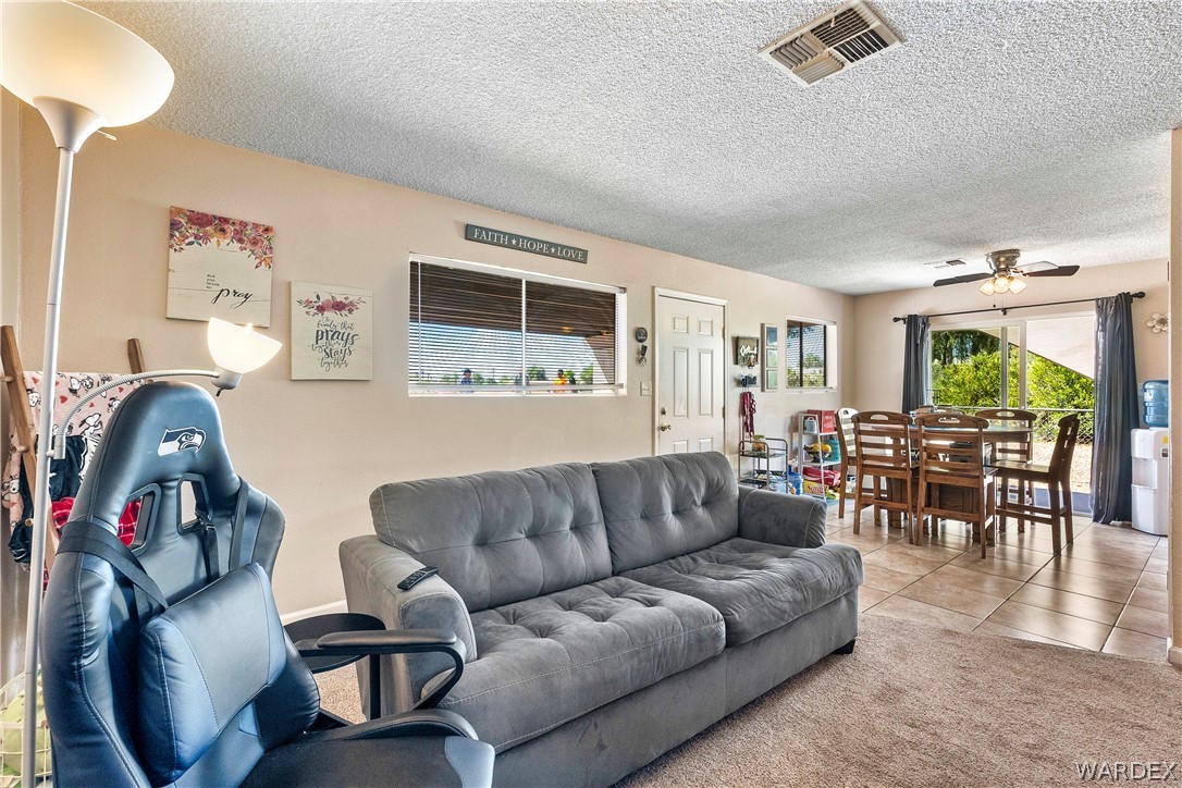 2197 Riviera Boulevard Bullhead City, AZ 86442 - Photo 6 of 34 Living Room