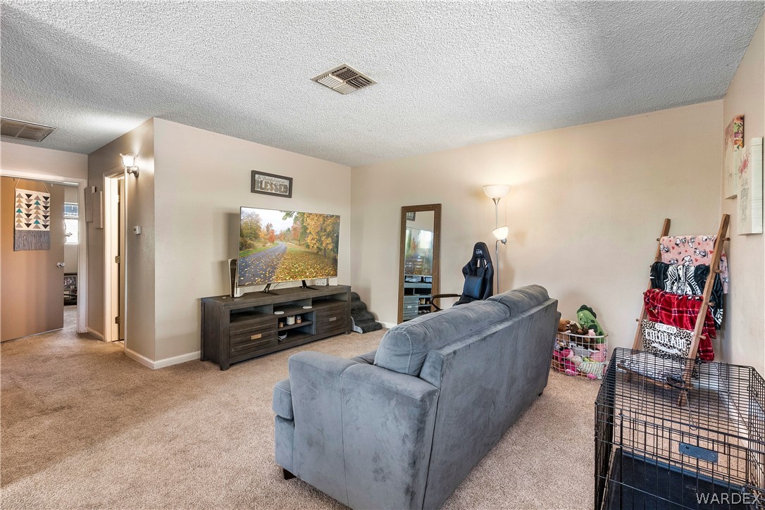 2197 Riviera Boulevard Bullhead City, AZ 86442 - Photo 7 of 34 Living Room