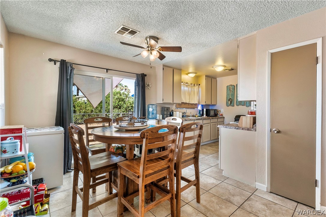 2197 Riviera Boulevard Bullhead City, AZ 86442 - Photo 10 of 34 Dining Area