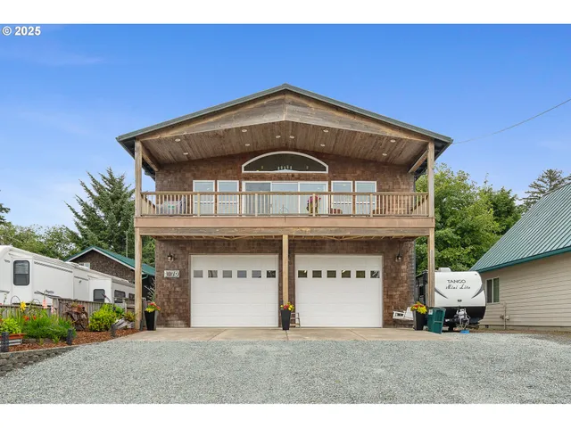 $583,000 | 1070 South Coral Street, Rockaway Beach, OR 97136