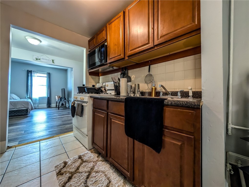 159 Warren Avenue Pawtucket, RI 02860 - Photo 14 of 40