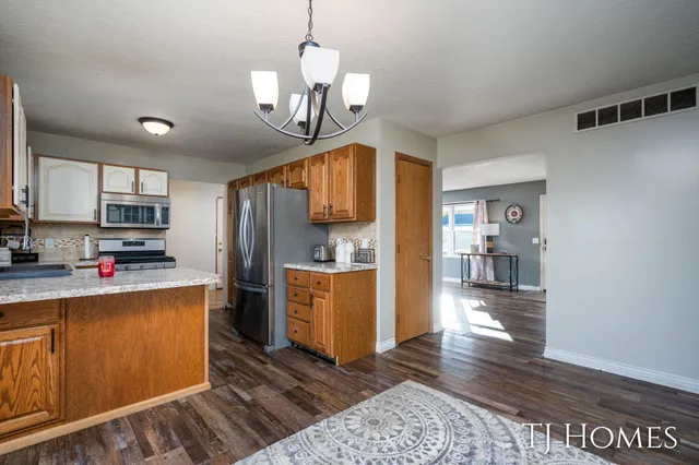 $374,800 | 4351 Hickory View Court, Wayland, MI 49348