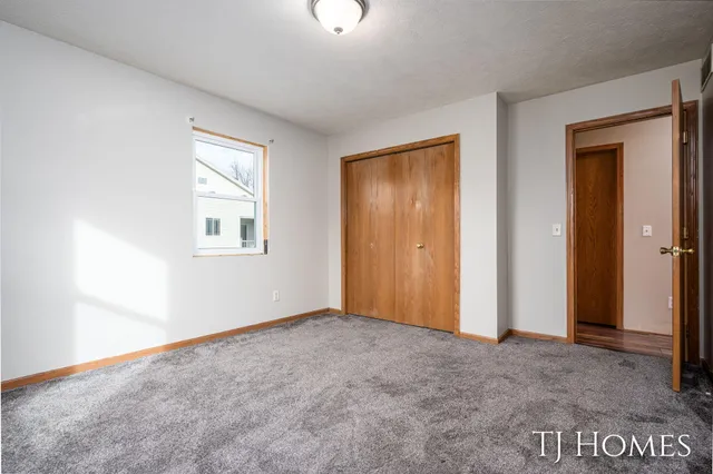 $374,800 | 4351 Hickory View Court, Wayland, MI 49348