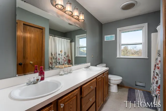 $374,800 | 4351 Hickory View Court, Wayland, MI 49348