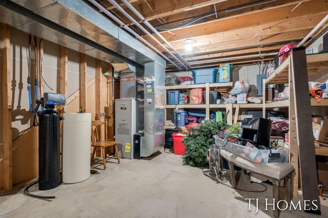 $374,800 | 4351 Hickory View Court, Wayland, MI 49348