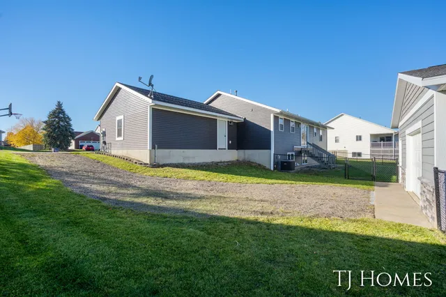 $374,800 | 4351 Hickory View Court, Wayland, MI 49348