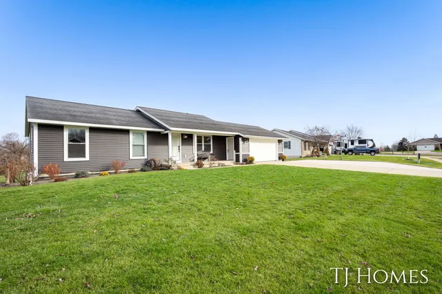 $374,800 | 4351 Hickory View Court, Wayland, MI 49348