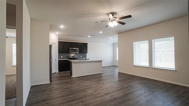 $2,100 | 404 Honey Locust Drive, Nevada, TX 75173